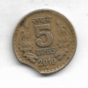 5 RUPEES ~ ERROR ( CLIP & DIE CUT ) 2010, NOIDA MINT ~ RARE COIN ~ N-18